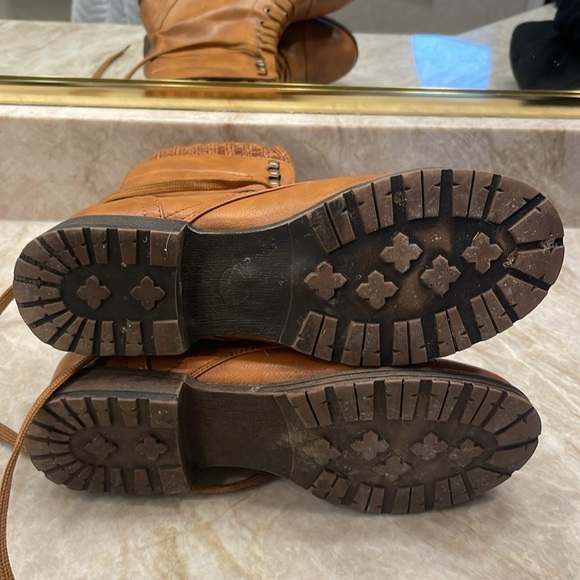 BROWN COMBAT BOOT! Size: 5.5! In almost perfect condition! - Picture 10 of 14